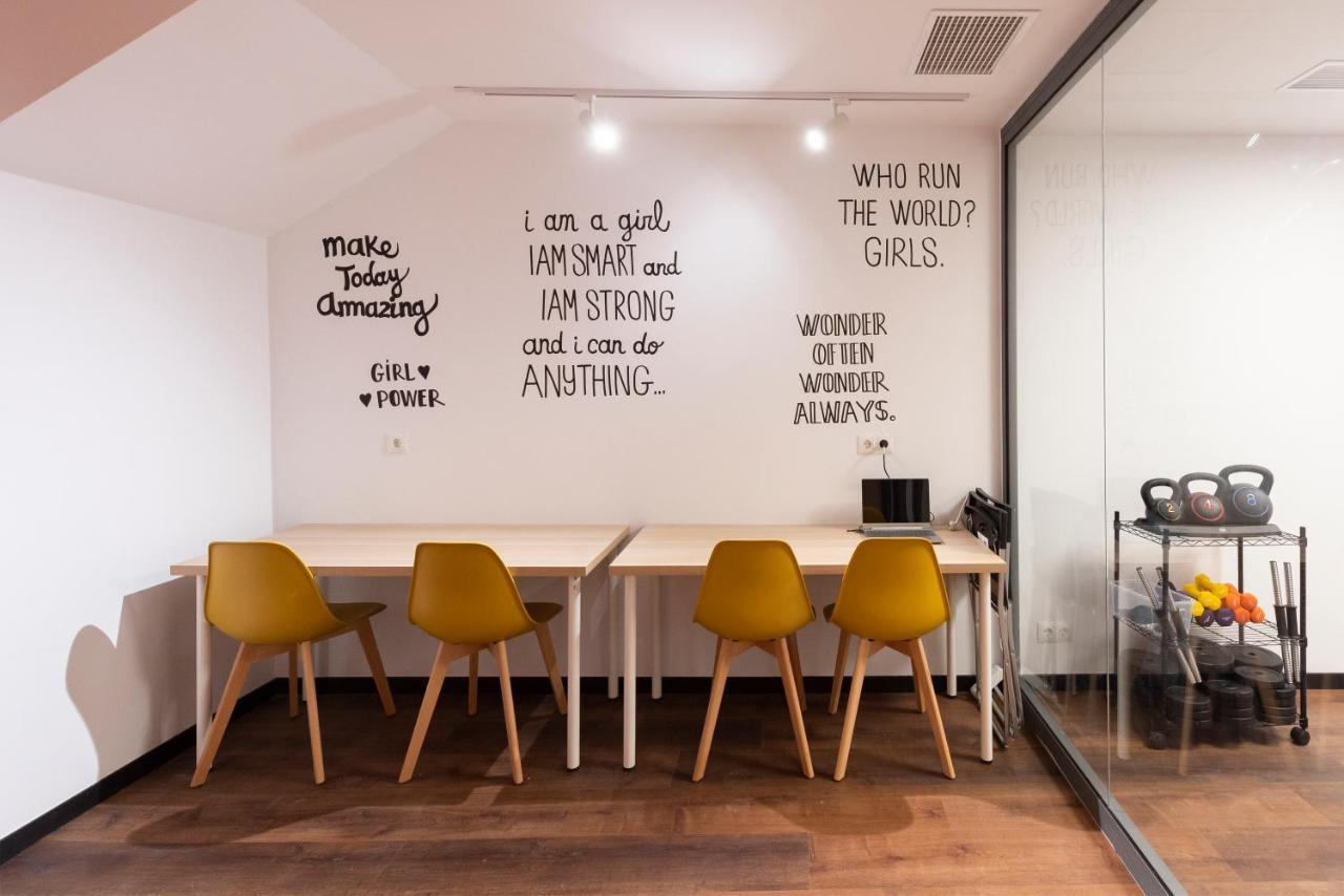 Hostelle - Women Only Hostel Barcelona Exteriör bild